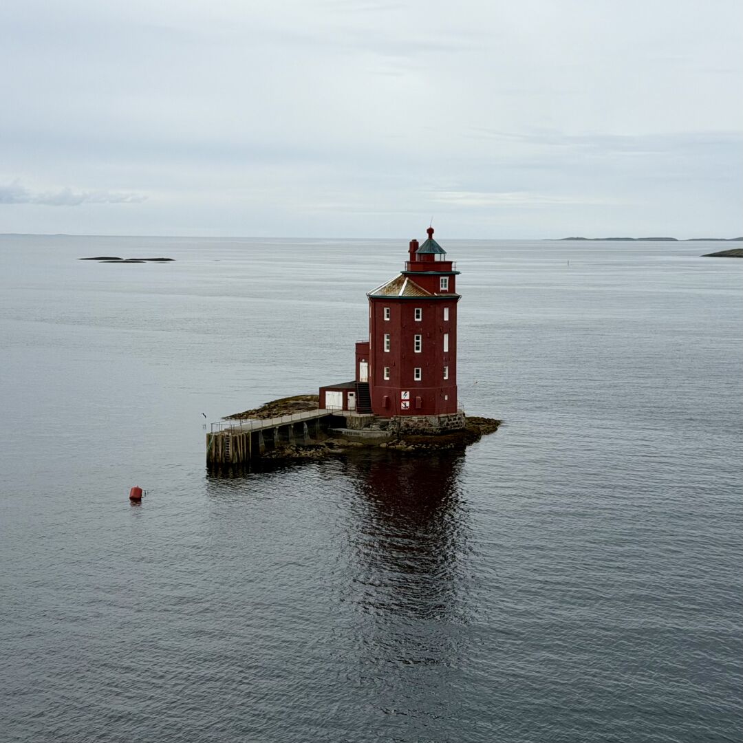Kjeungskjær fyr.

#photographynorway